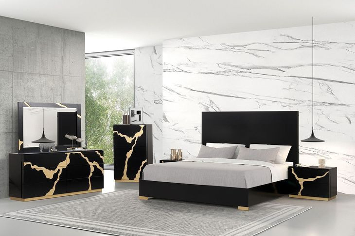 Goldsberg Black King Platform Bed