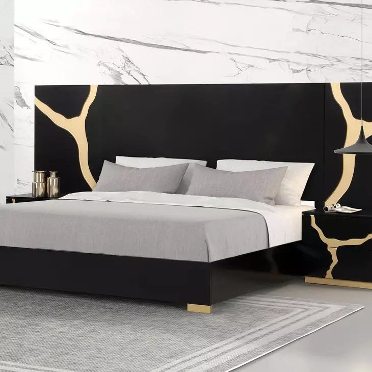 Goldsberg Black and Gold Panel Bedroom Set with Extended Panel