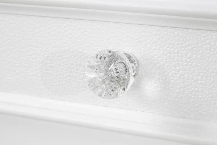Naucalpan White 5 Drawer Chest