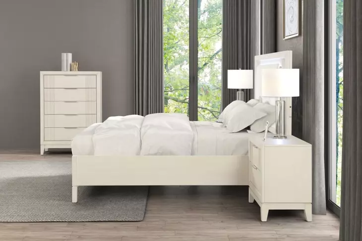 Isadore Antique White 5 Drawer Chest
