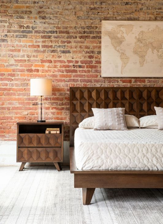 Lisbon Royal Brown Queen Platform Bed