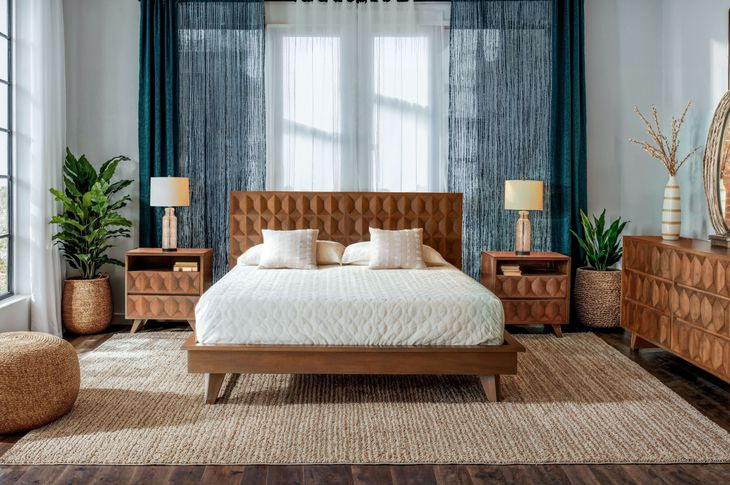 Lisbon Royal Brown Queen Platform Bed