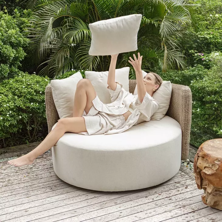 Kingsley Oyster White Upholstered Outdoor Round Swivel Daybed