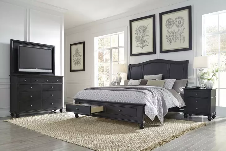 Oxford Black 8 Drawer Chesser