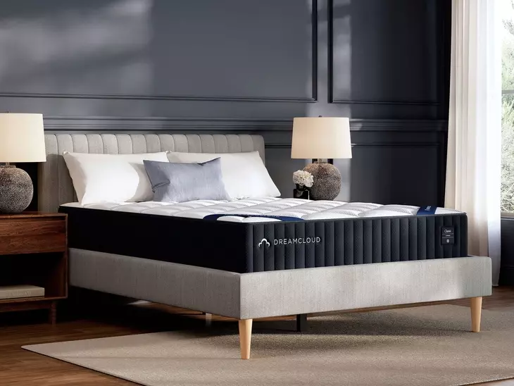 DreamCloud Classic Hybrid White King Mattress