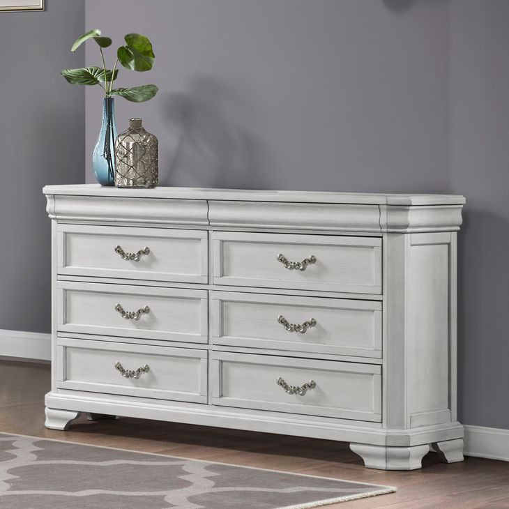 Lyndhurst Vintage White 8 Drawer Dresser