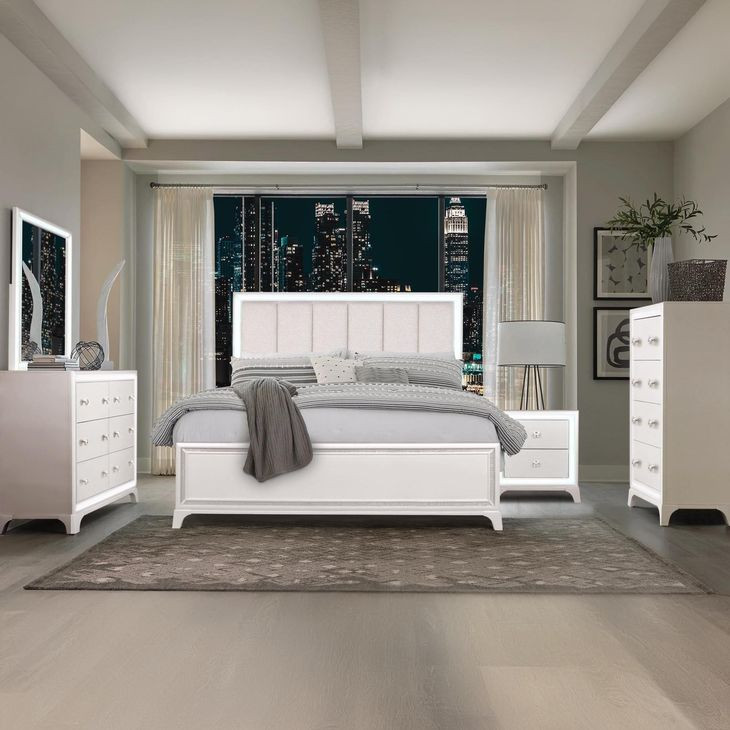 Cassie White 6 Drawer Dresser and Rectangular Mirror