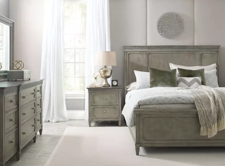 Savona Versaille Painted 9 Drawer Stockholm Dresser with Rectangular Regent Mirror