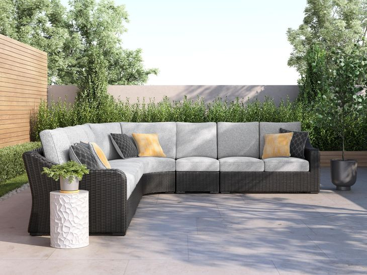 Beachcroft Light Gray 6 Piece Outdoor Sectional