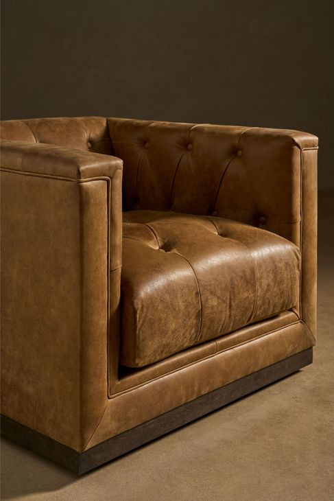 Quinn Winchester Sycamore Leather Upholstered Swivel Chair