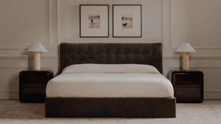 Sebastion Green Queen Upholstered Storage Platform Bed
