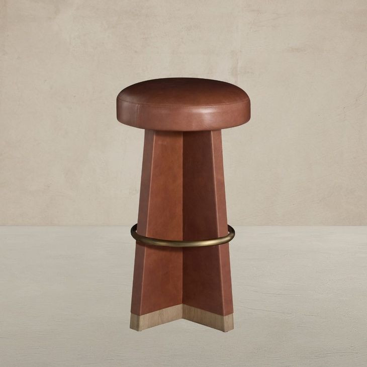 Plateau Gramado Avelino Saddle Leather Upholstered Swivel Bar Stool