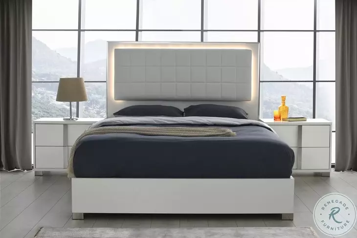 Giulia White King Platform Bed