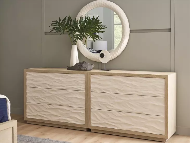 Oasis White Coral Round Wall Mirror