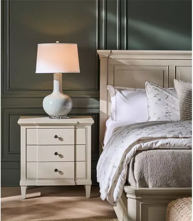 Oakmere Taupe King Panel Bed