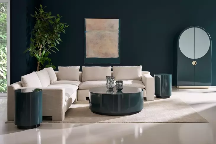 Cocktail Couture Apatite Gloss Round Cocktail Table