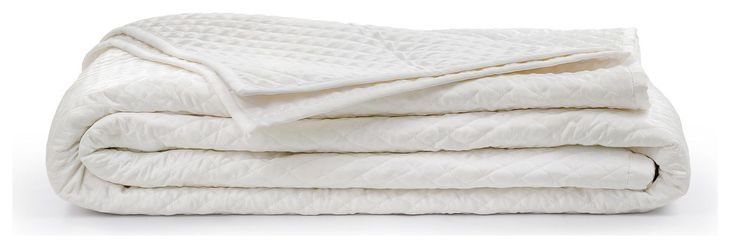 Diamond White Queen Quilt