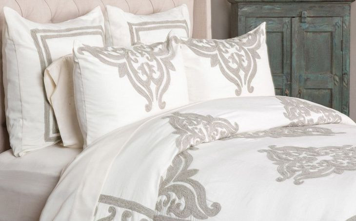 Patrina Ivory Queen Duvet