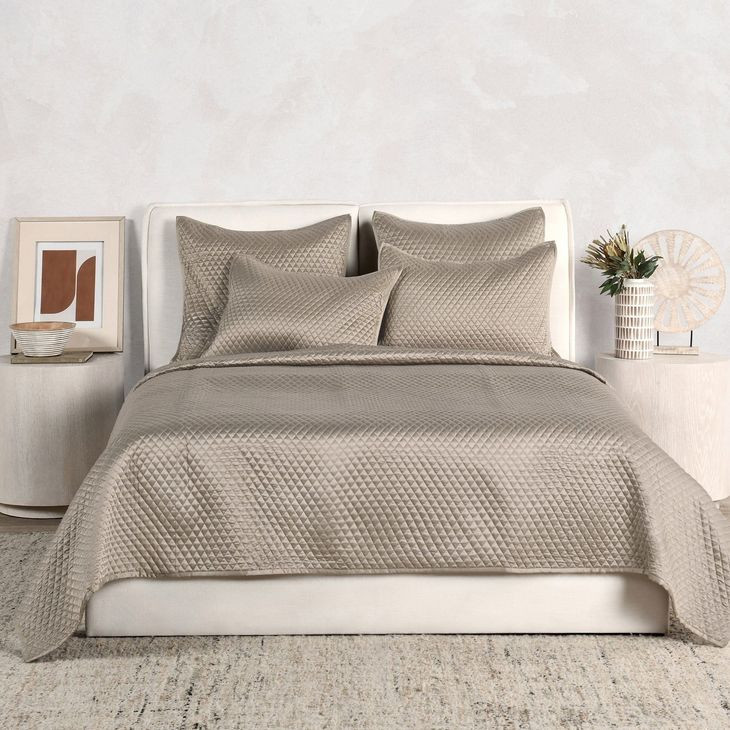 Diamond Pebble Queen Quilt