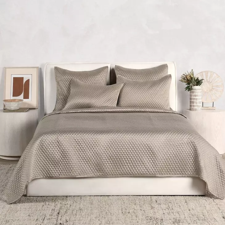 Diamond Pebble Queen Quilt