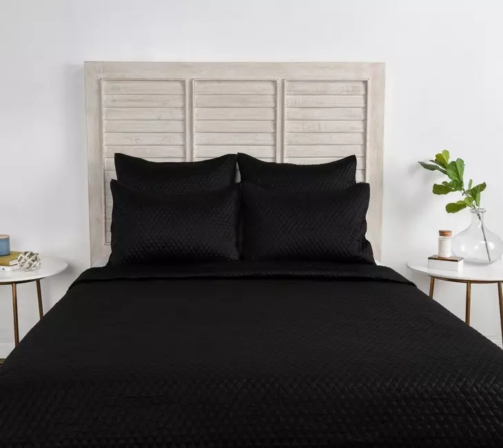 Diamond Onyx Queen Quilt
