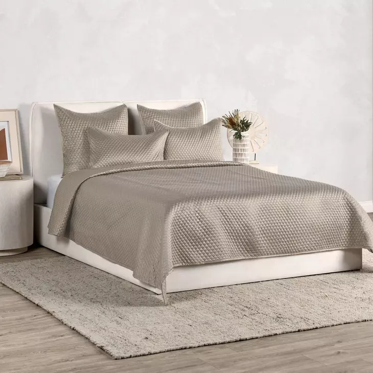 Diamond Pebble King Quilt