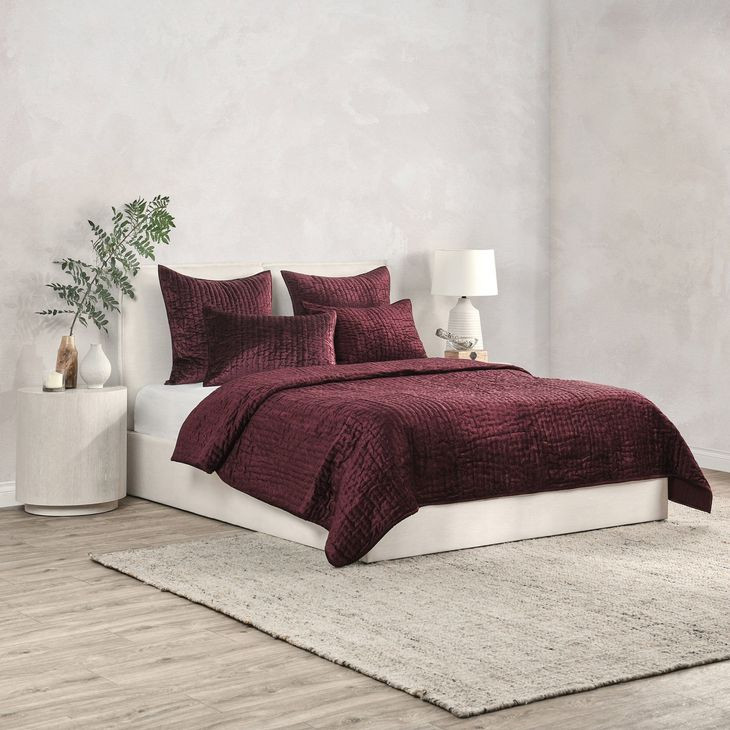 Bari Velvet Port King Quilt