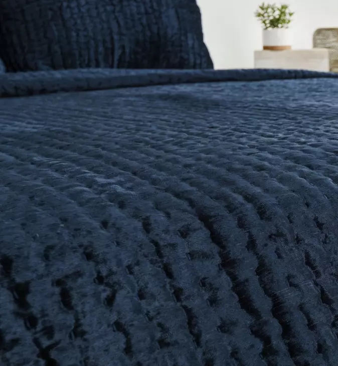 Bari Velvet Ocean Blue Queen Quilt