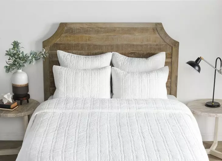 Carly White Queen Quilt with Silvadur Tech