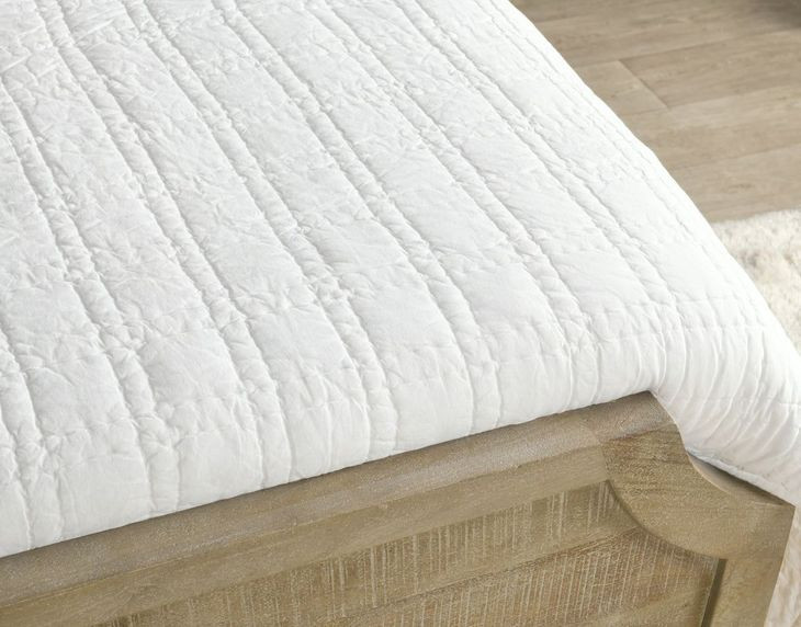 Carly White Queen Quilt with Silvadur Tech