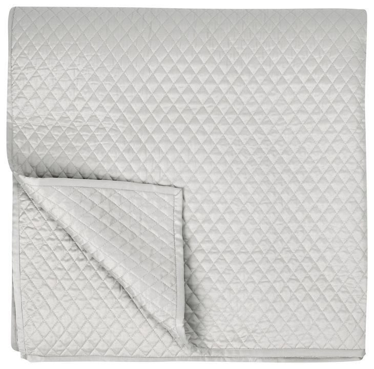 Diamond Silver King Quilt