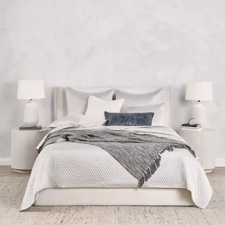 Diamond Silver King Quilt