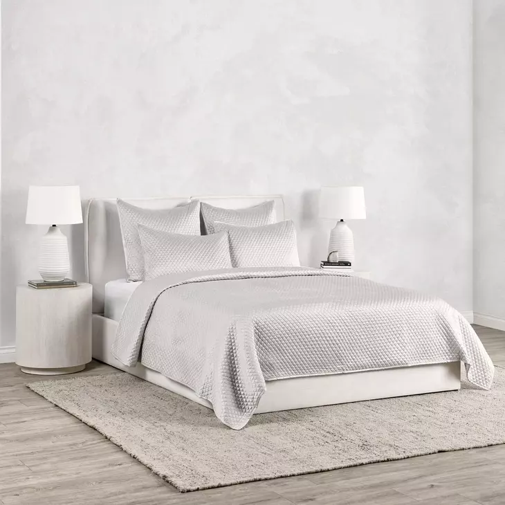 Diamond Silver King Quilt
