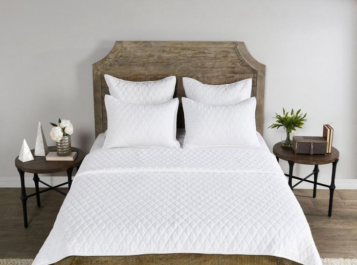 Lana and Vintage Lana White Queen Quilt