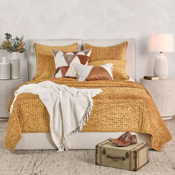 Bari Honey Gold Velvet King Quilt