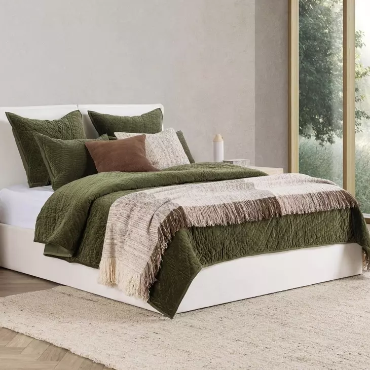 Elms Velvet Loden Green King Quilt