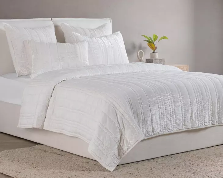 Seville Ivory Queen Quilt