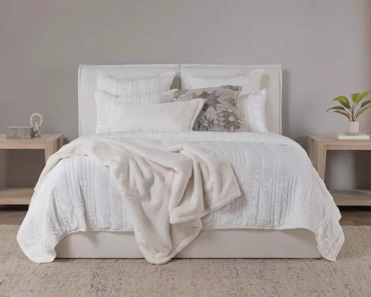 Seville Ivory Queen Quilt