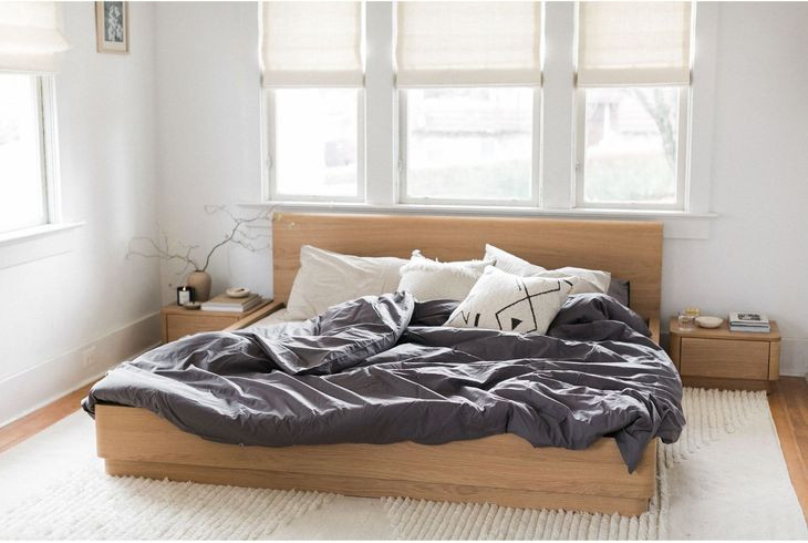 Round Off Light Brown King Platform Bed