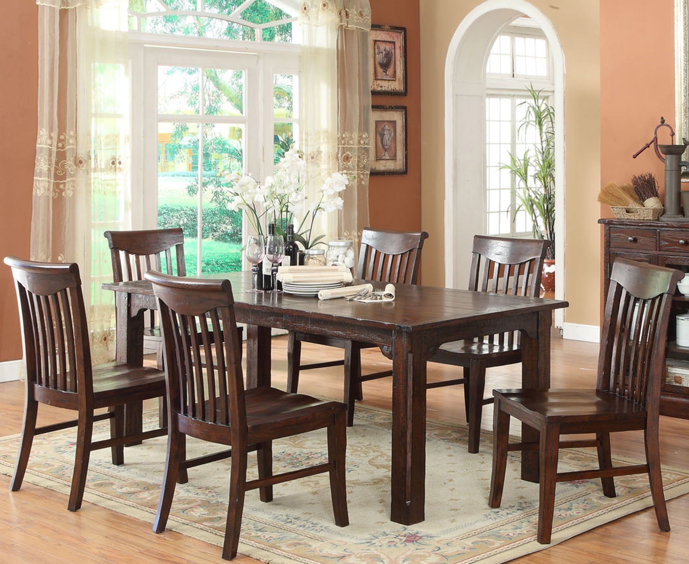 Simple Distressed Dining Room Furniture for Small Space