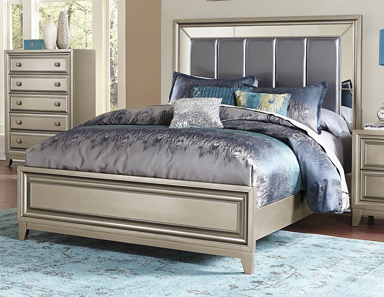 Coralayne Queen Panel Bed Coralayne Queen Panel Bed