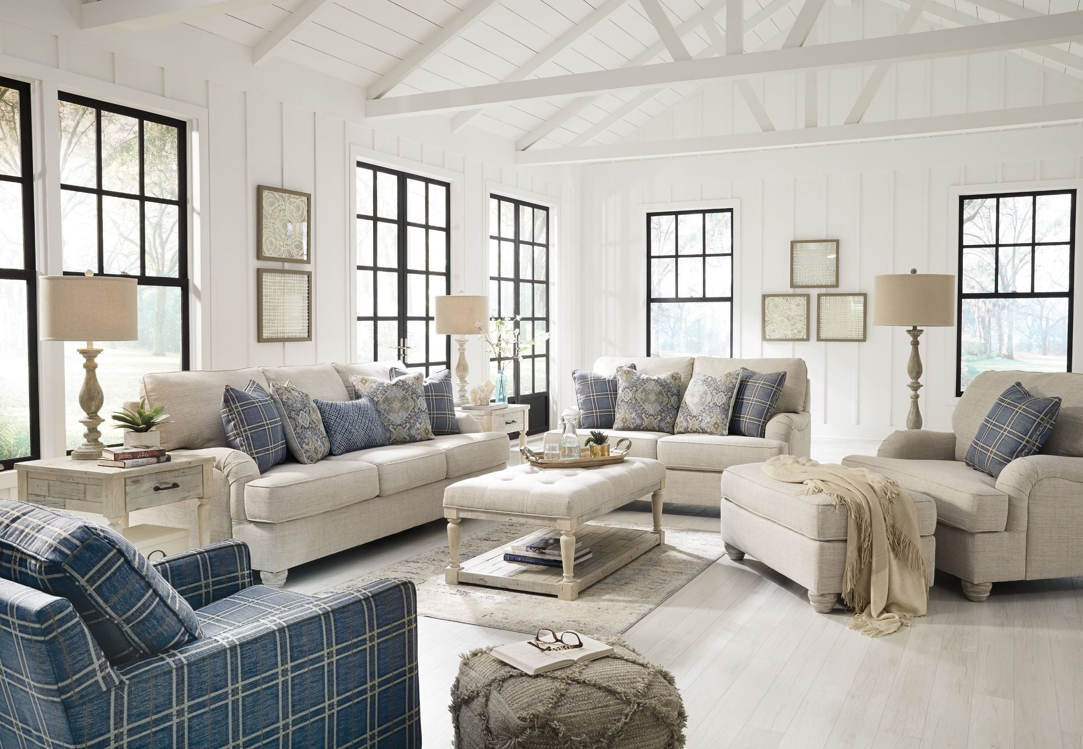 Traemore White Living Room Set Traemore White Traemore White Living Room Set Traemore White