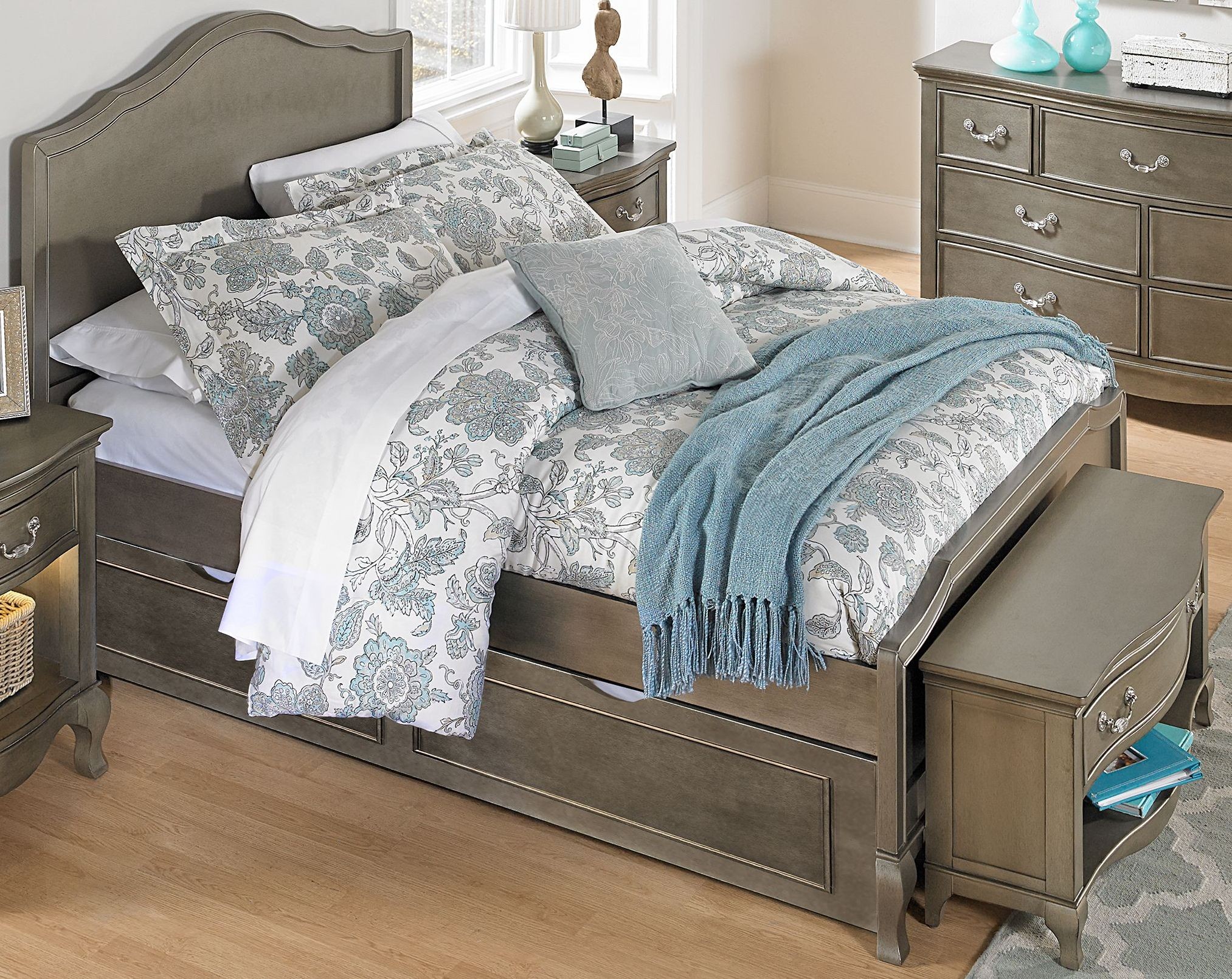 Kensington Antique Silver Charlotte Full Panel Bed With Trundle from NE