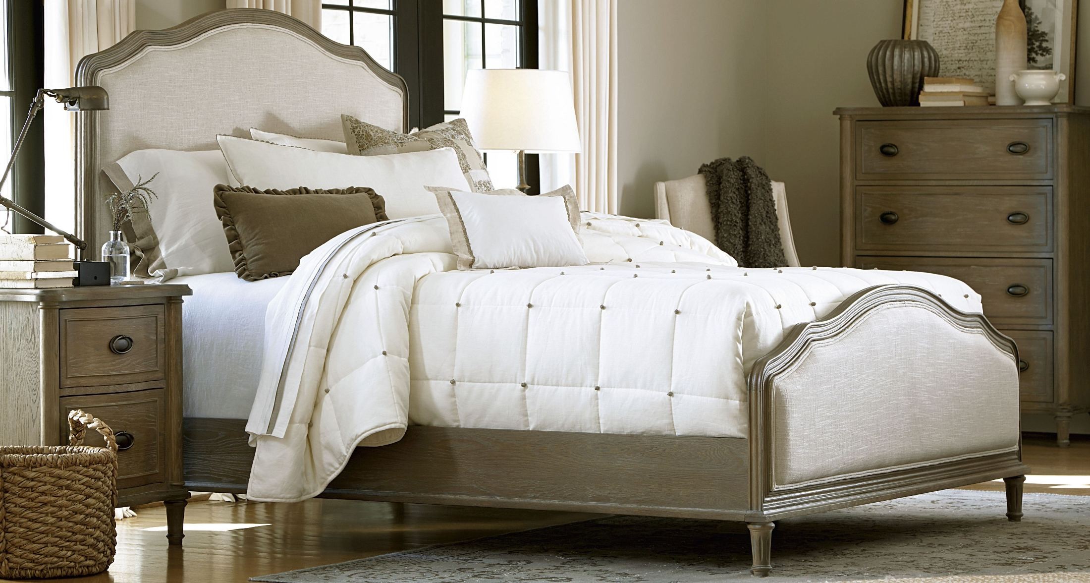 Devon Bedroom Set, 326210B, Universal