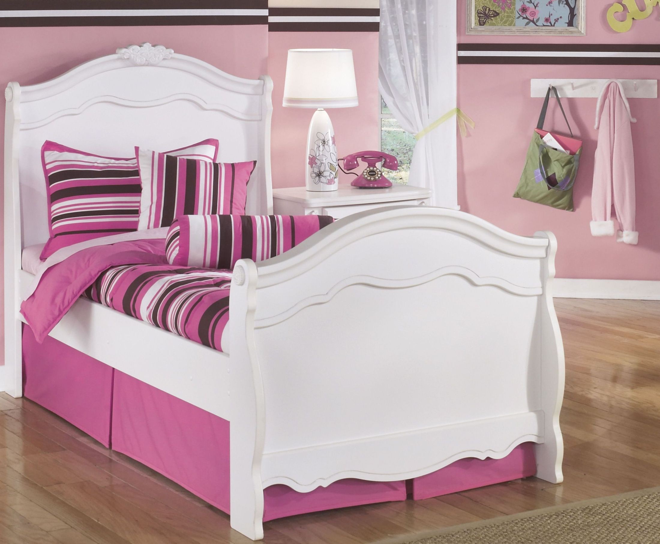 Exquisite Youth Sleigh Bedroom Set from Ashley (B18862N63N82N