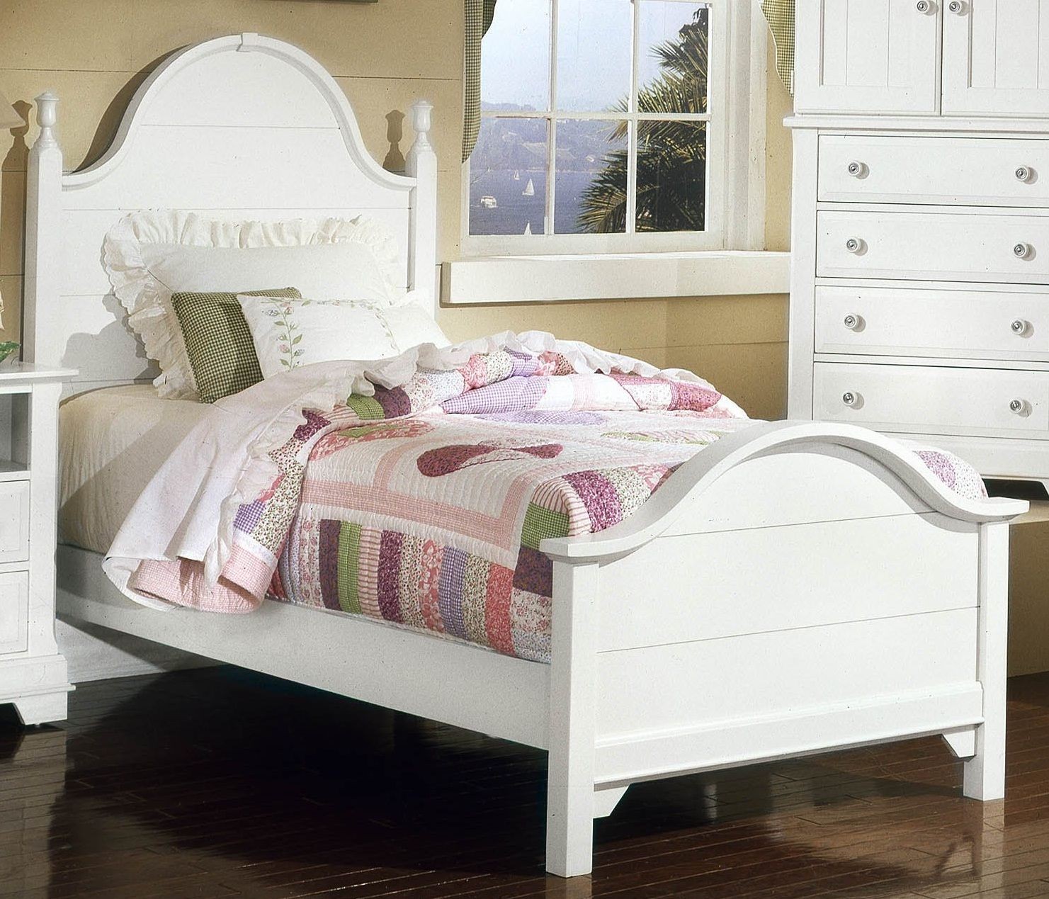Cottage Bedroom Furniture White / Cottage Traditions Panel Bedroom Set