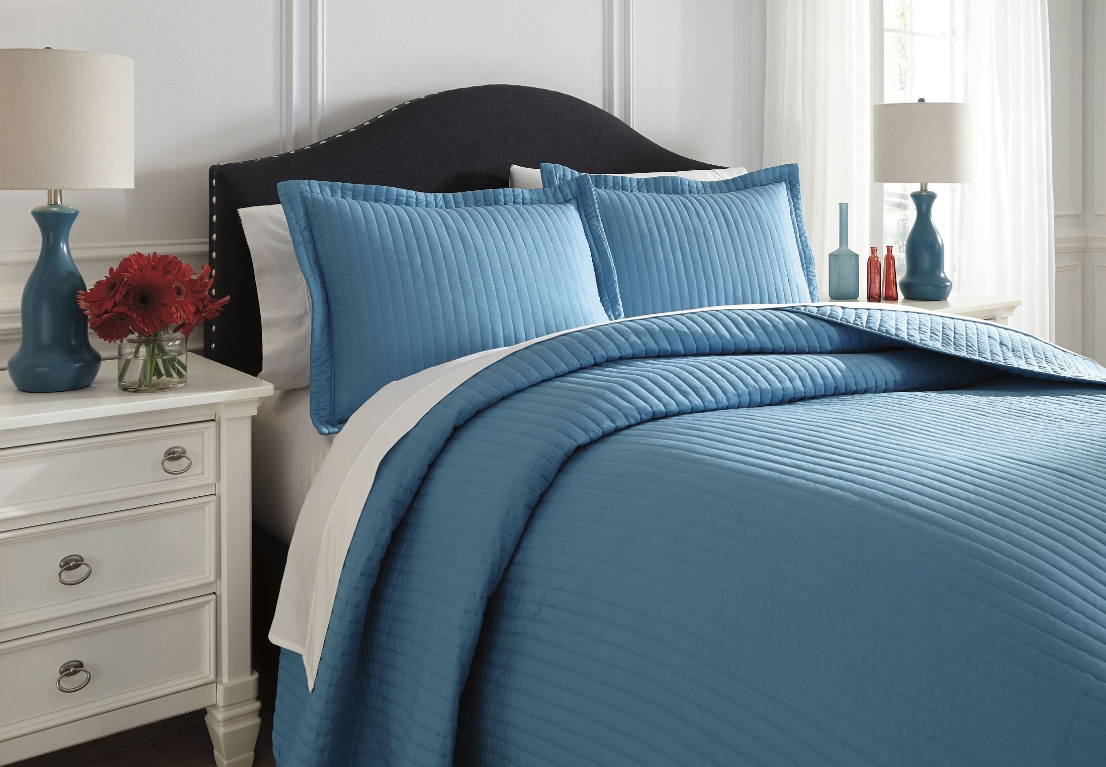 Raleda Turquoise Queen Comforter Set from Ashley (Q495003Q) Coleman