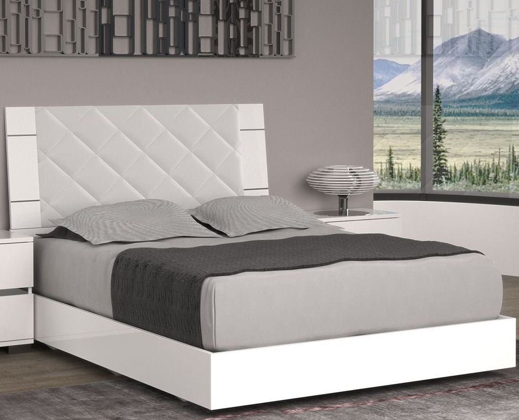 Diamanti High Gloss White Queen Upholstered Platform Bed from