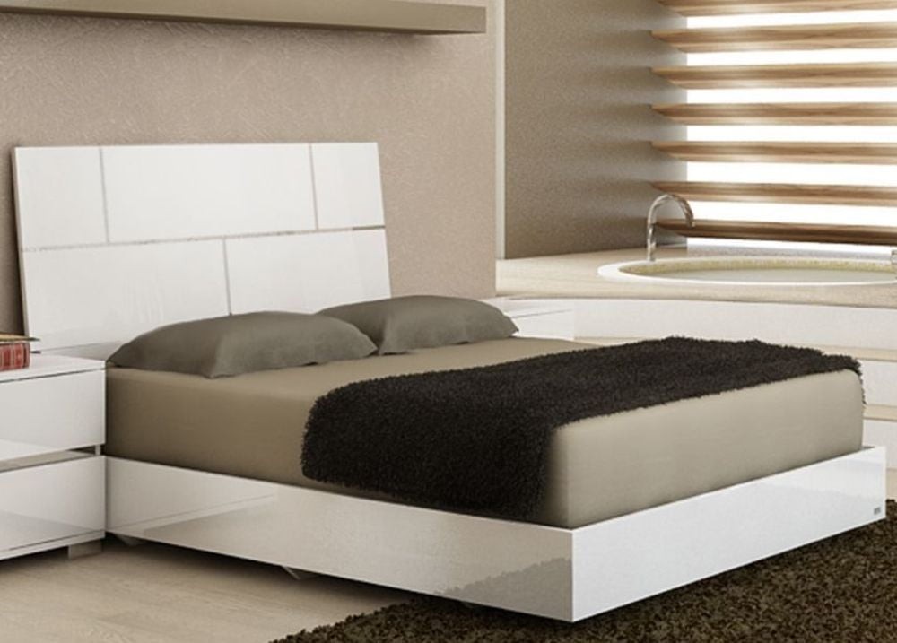 Pisa High Gloss White King Platform Bed from Casabianca Home Coleman