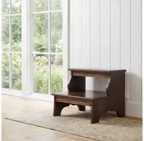 Praline Step Stool